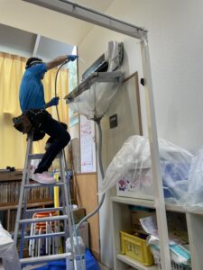 こども園のエアコンクリーニング
